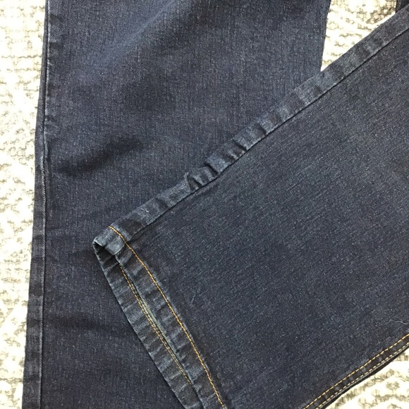 Amazon Essentials | Men’s 5 Pocket Jeans 44x32 - Picture 5 of 7